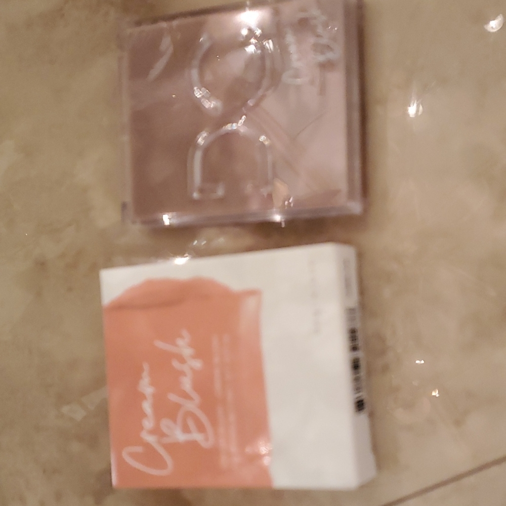 Cream blush